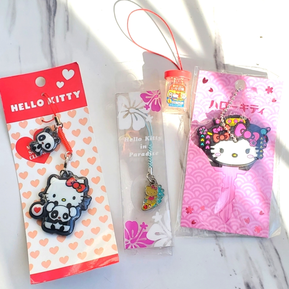 Hello Kitty 4 piece phone charm set